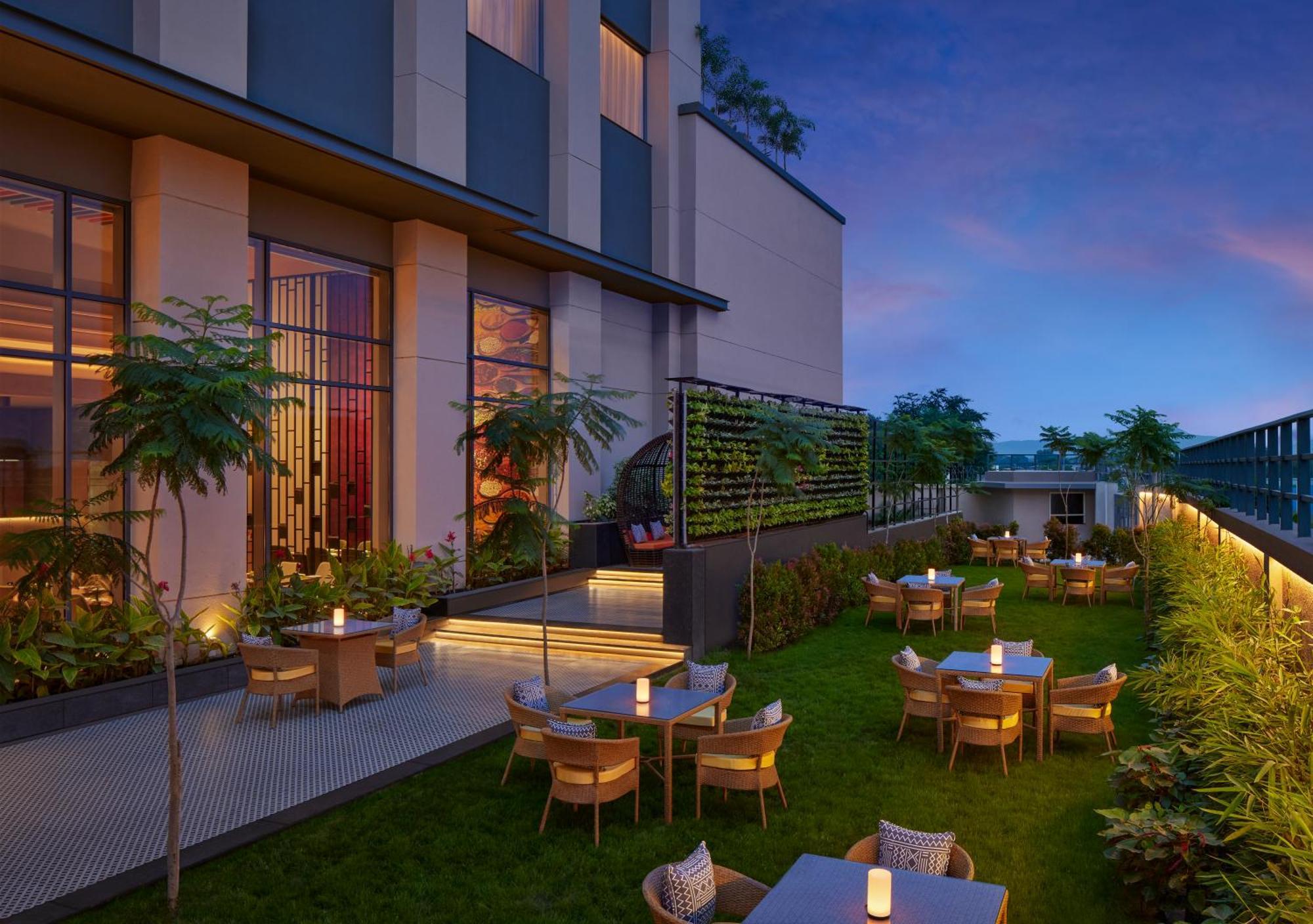 Hyatt Place Aurangabad Airport Exteriör bild